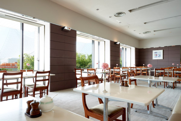 カフェレストラン「カメリア」