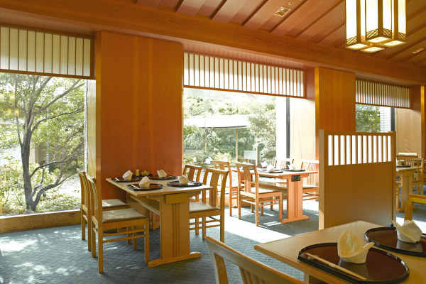 和食堂「山里」
